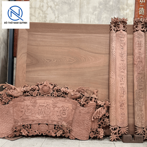 Mẫu cuốn thư câu đối mai hoá long gỗ hương đá đẹp tại Đồ Thờ Nam Quỳnh