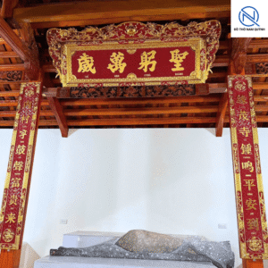 Hoành phi câu đối song long chầu nguyệt sơn son thếp vàng đẹp tại Đồ Thờ Nam Quỳnh