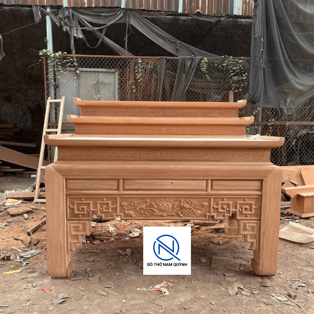 Bàn thờ tam cấp sen triện gỗ hương đẹp Bàn thờ tam cấp sen triện gỗ hương đẹp tại Đồ Thờ Nam Quỳnh